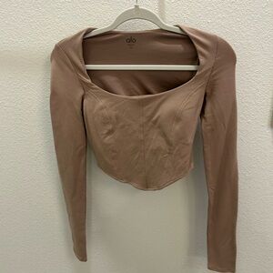 Brand new never worn tan Alo long sleeve top size XS